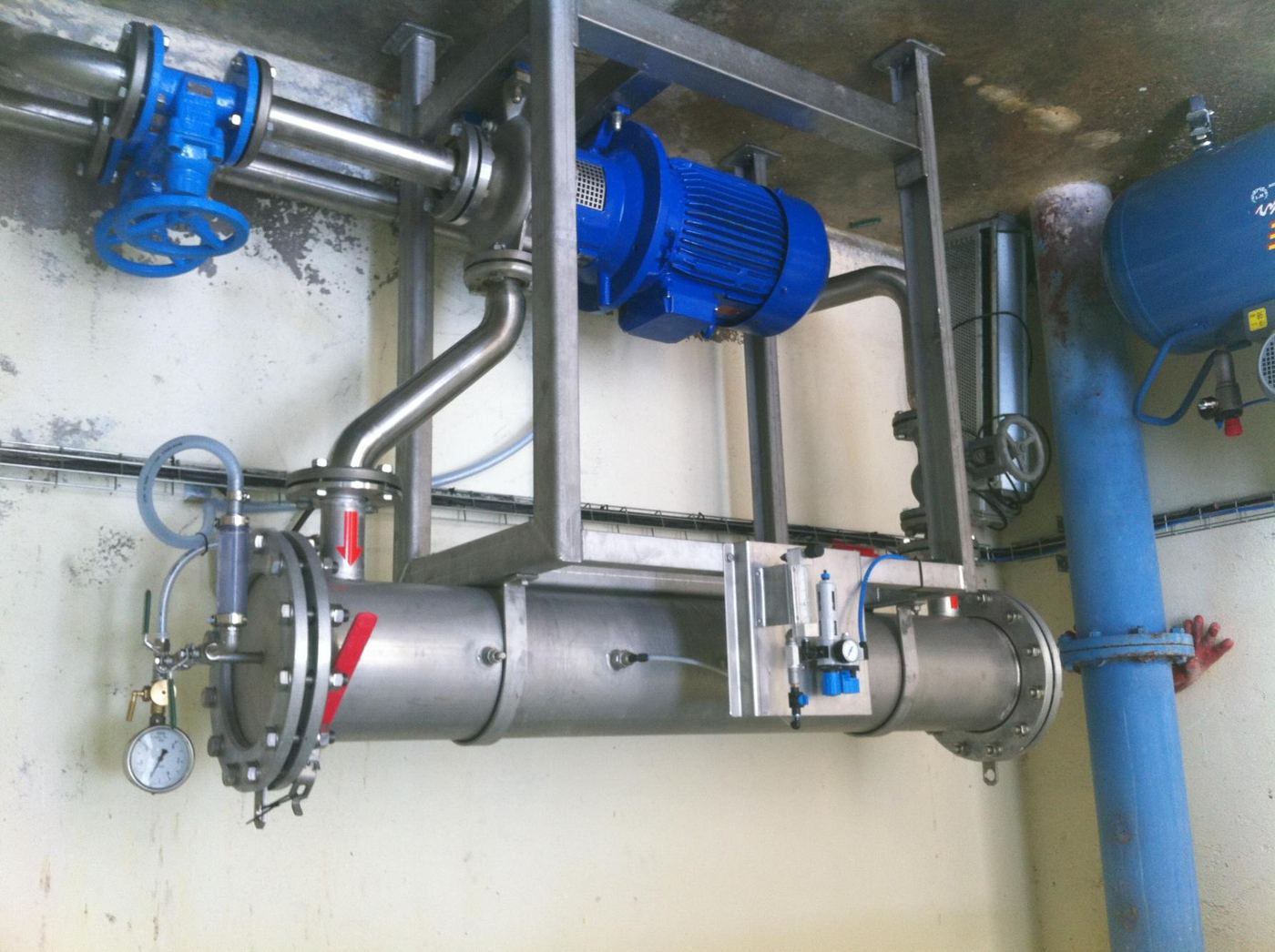 Tube de dissolution d'air pour flottation des effluents d'une unité laitière