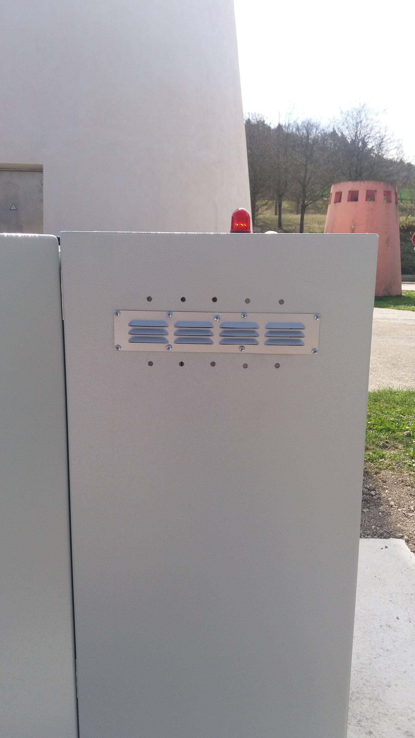 Armoire technique de supervision installée sur site